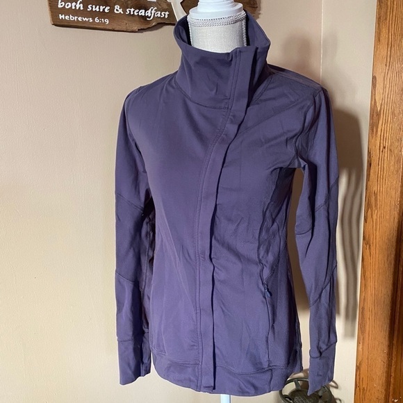 GAP Tops - Gap body fit jacket